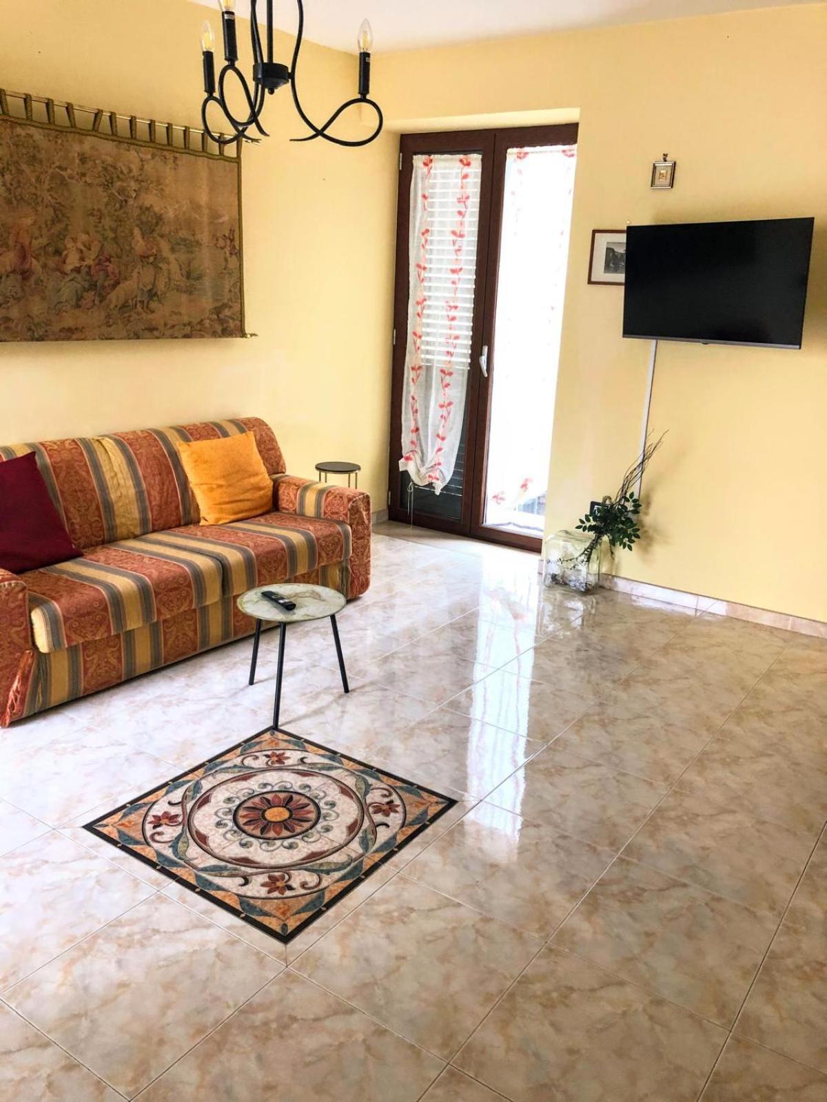 Di Padre In Figlio Bed & Breakfast กาแซร์ตา ภายนอก รูปภาพ